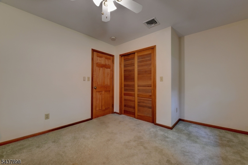 34 Knoll Rd