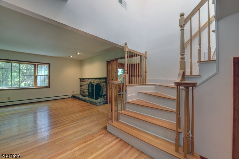 34 Knoll Rd