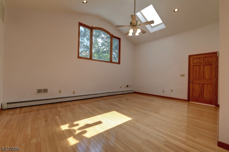 34 Knoll Rd