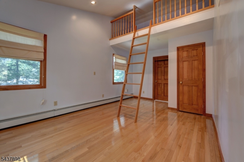 34 Knoll Rd