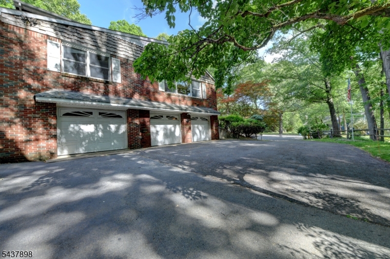 34 Knoll Rd