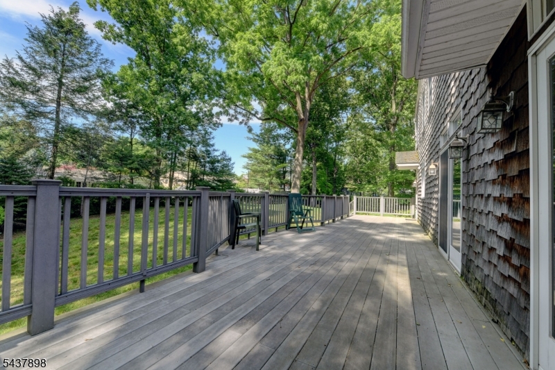 34 Knoll Rd