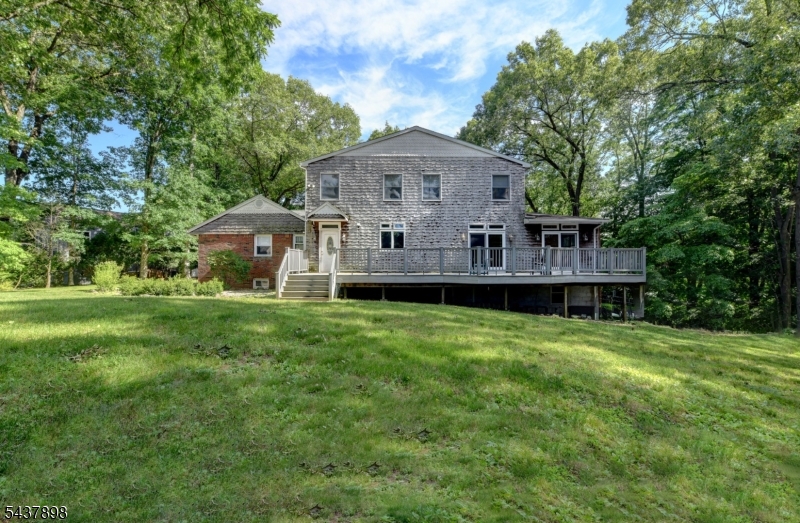 34 Knoll Rd