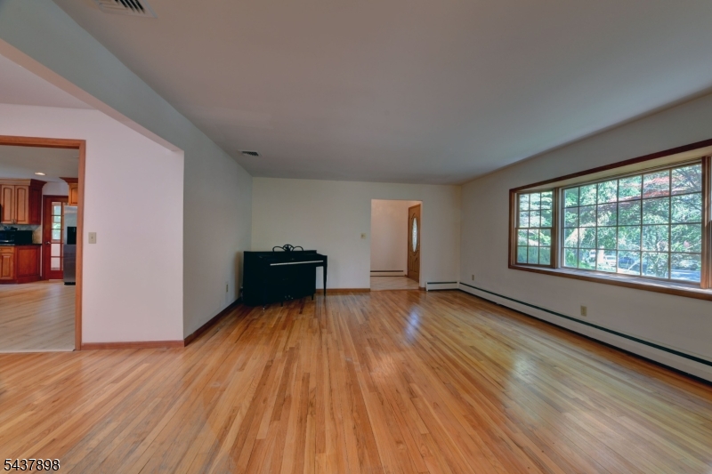 34 Knoll Rd