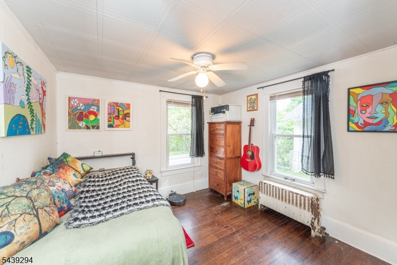 133 Woodside Ave