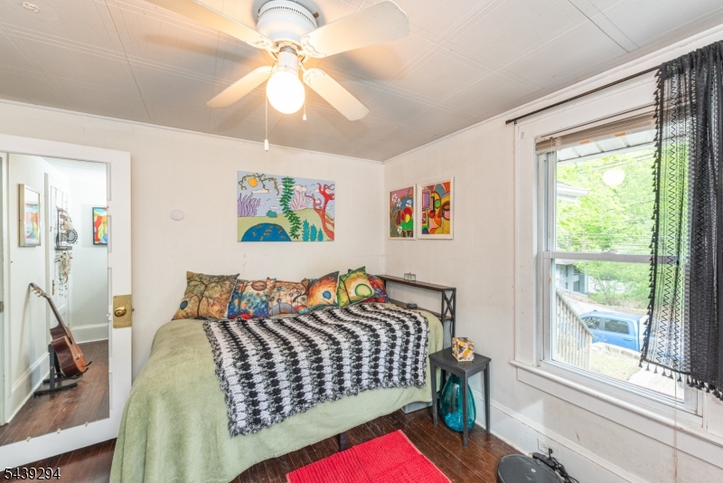 133 Woodside Ave