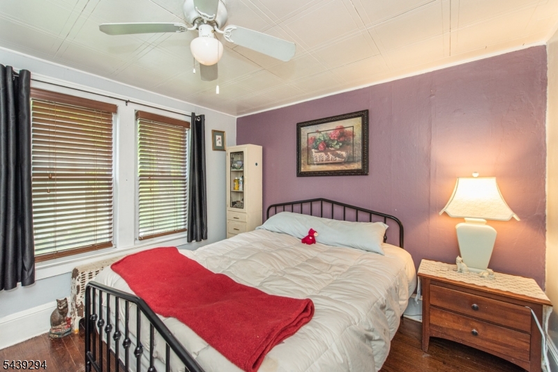 133 Woodside Ave