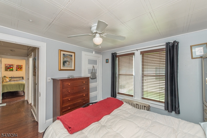 133 Woodside Ave