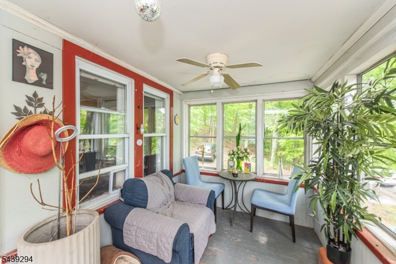 133 Woodside Ave