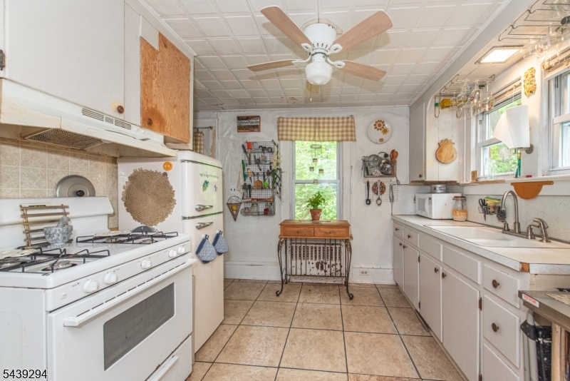 133 Woodside Ave