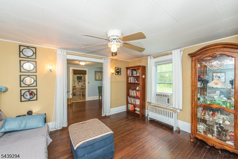 133 Woodside Ave