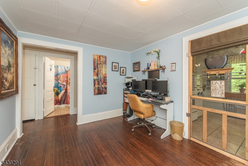 133 Woodside Ave