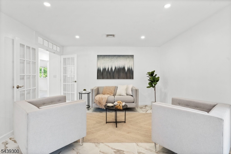 24 Cambridge Rd