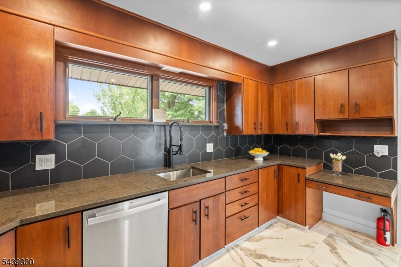 24 Cambridge Rd