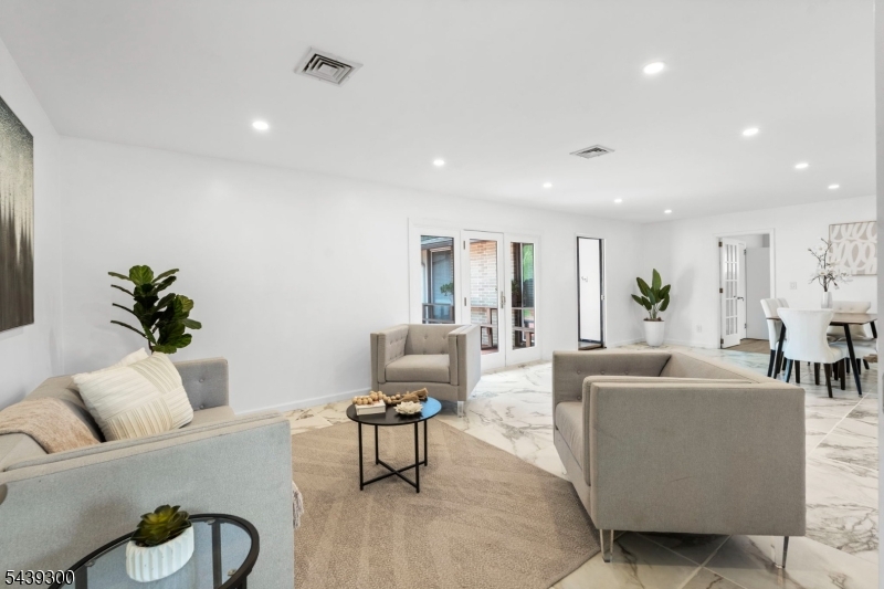 24 Cambridge Rd
