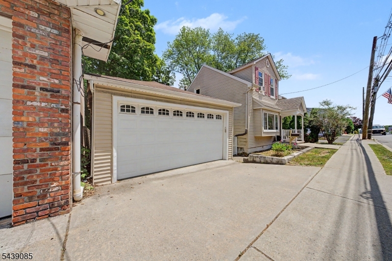 788 Belmont Ave