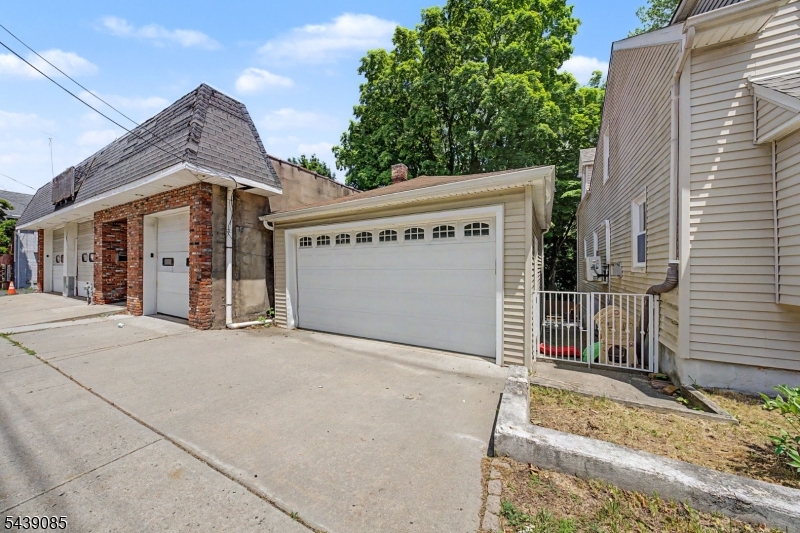 788 Belmont Ave