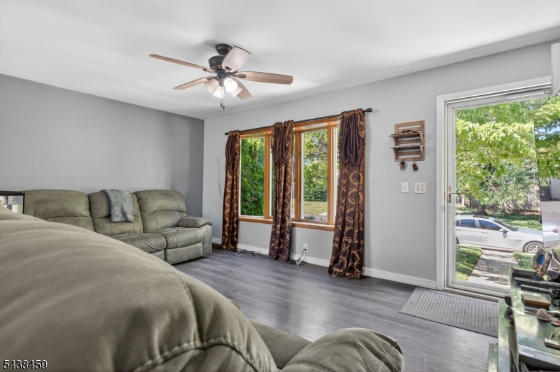 40 Windsor Dr