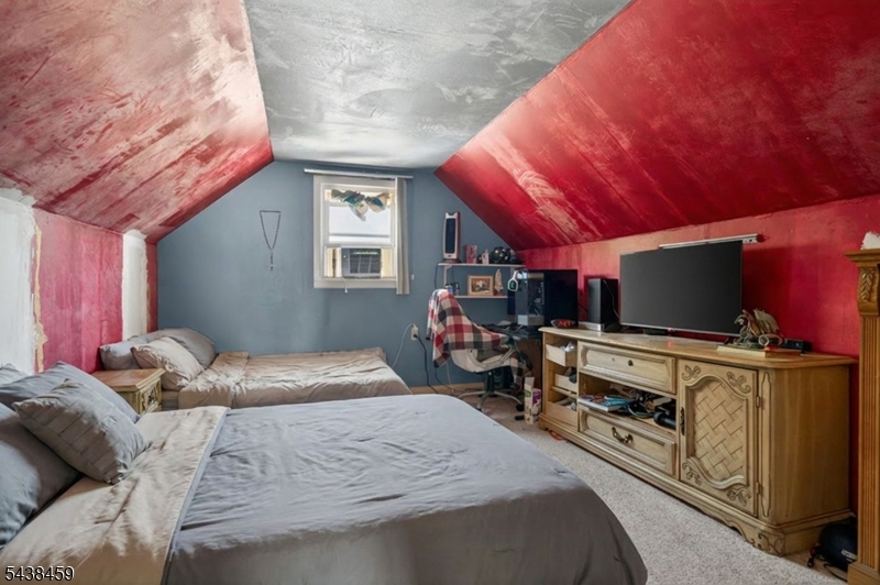40 Windsor Dr