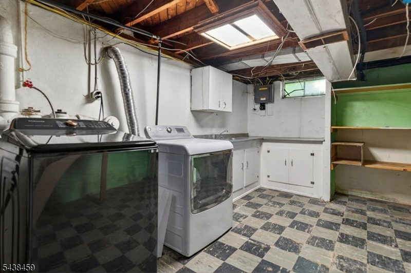 40 Windsor Dr