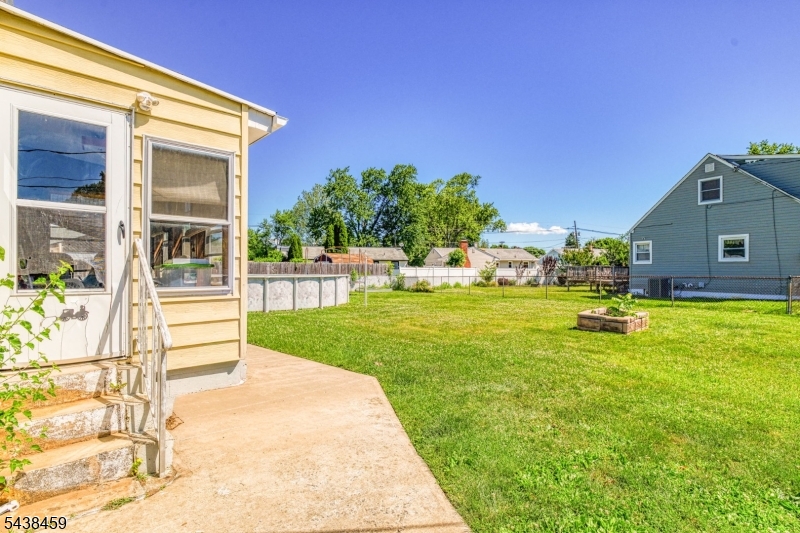 40 Windsor Dr
