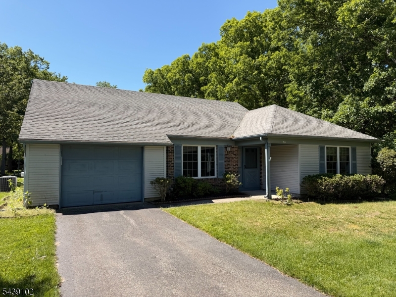 541 Petunia Ln