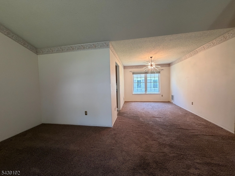 541 Petunia Ln