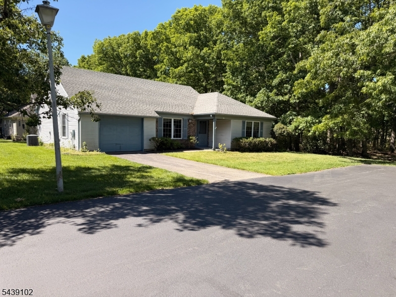 541 Petunia Ln