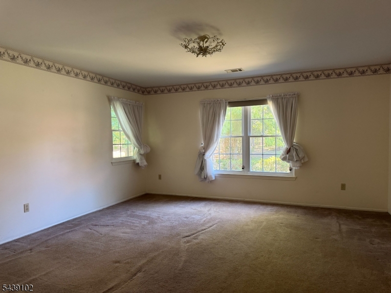 541 Petunia Ln