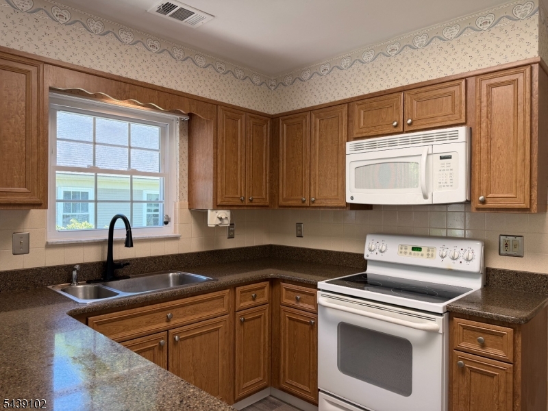 541 Petunia Ln