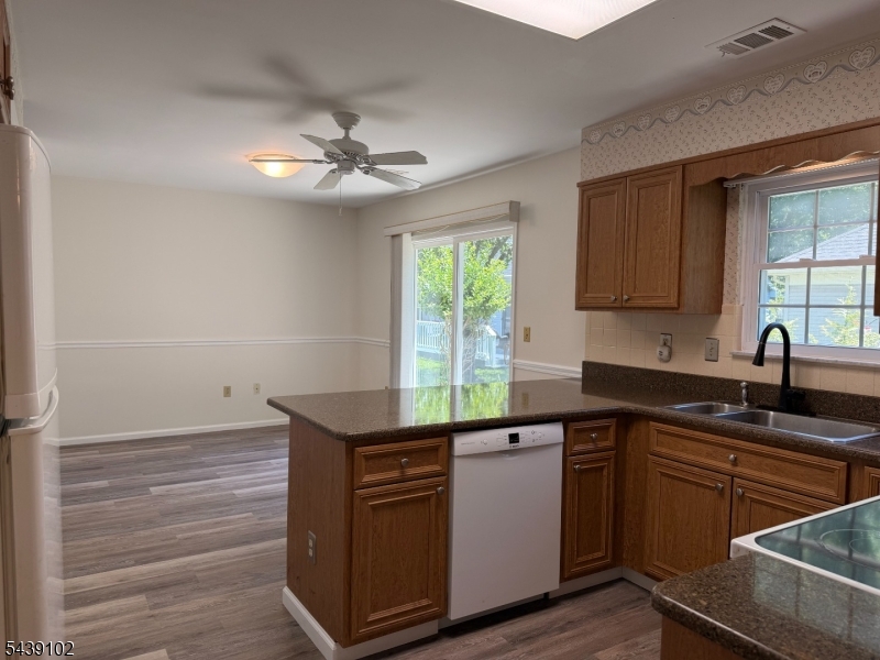 541 Petunia Ln