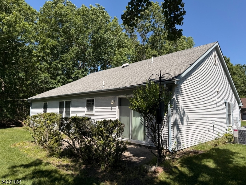 541 Petunia Ln