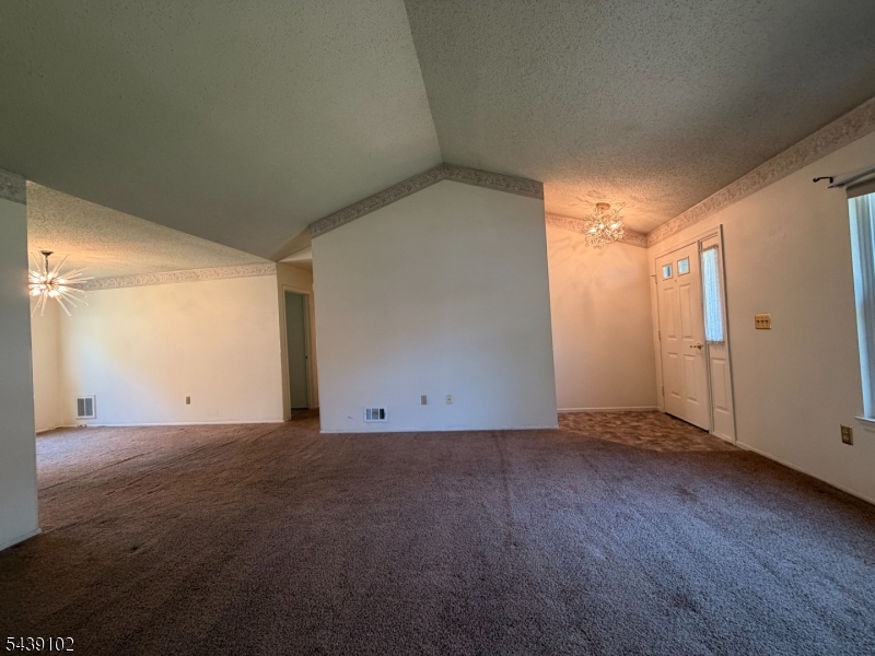 541 Petunia Ln