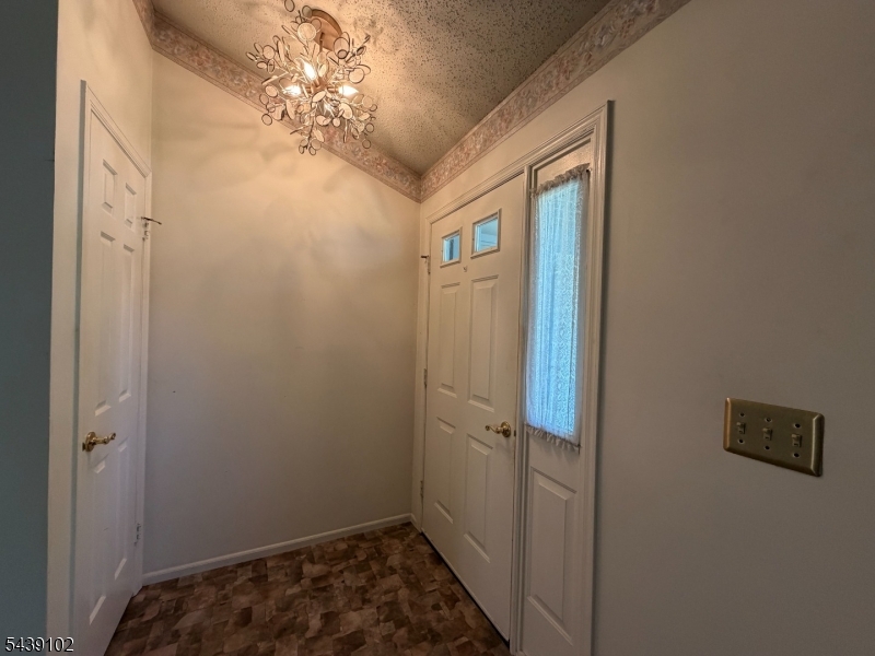 541 Petunia Ln