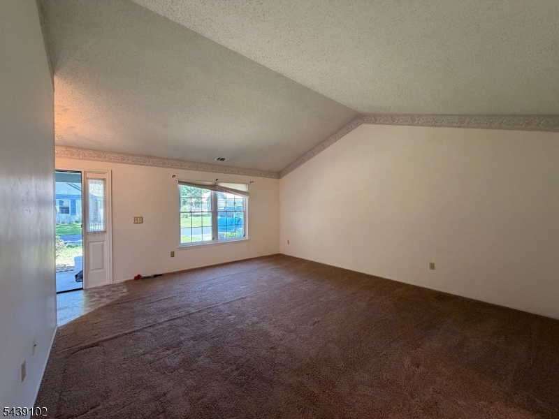 541 Petunia Ln