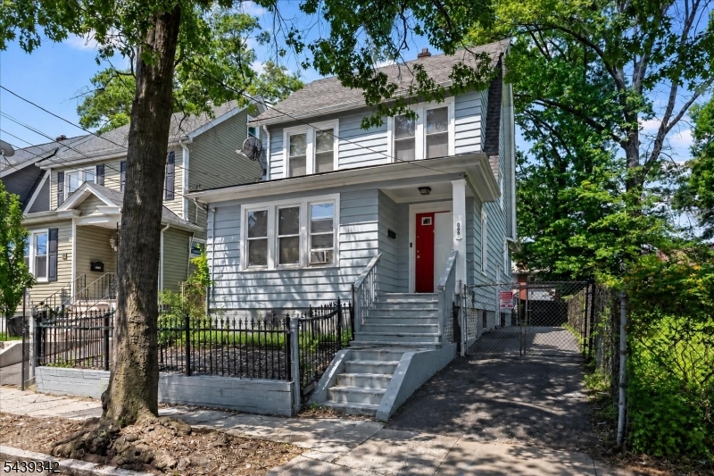 169 Vermont Ave