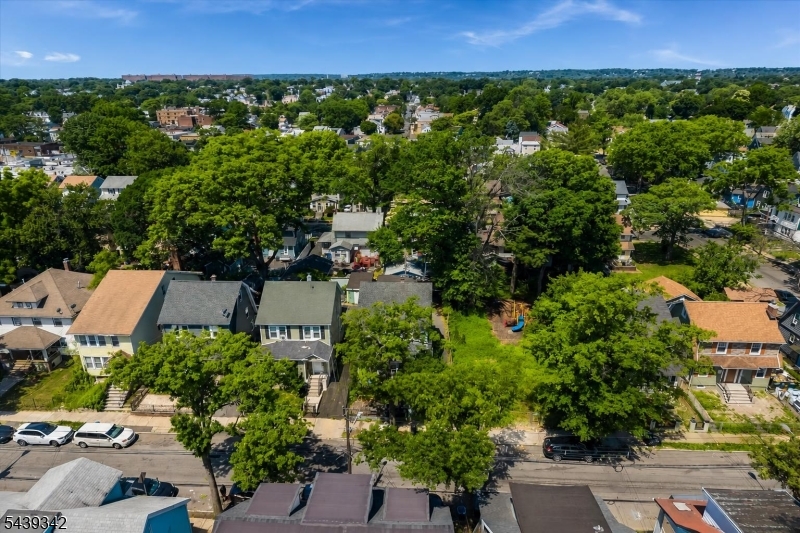 169 Vermont Ave