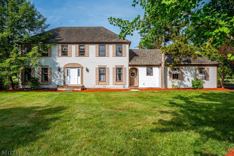 19 Arrowhead Dr