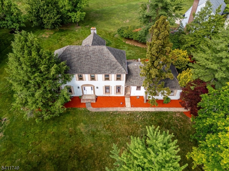 19 Arrowhead Dr