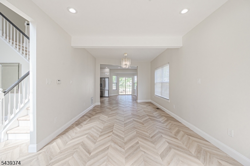 11 Chancellor Park Dr