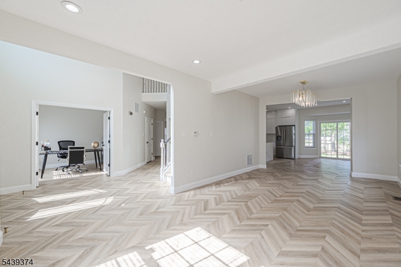 11 Chancellor Park Dr