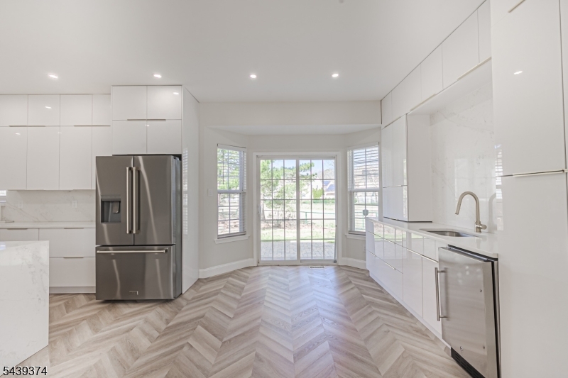 11 Chancellor Park Dr