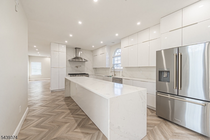 11 Chancellor Park Dr