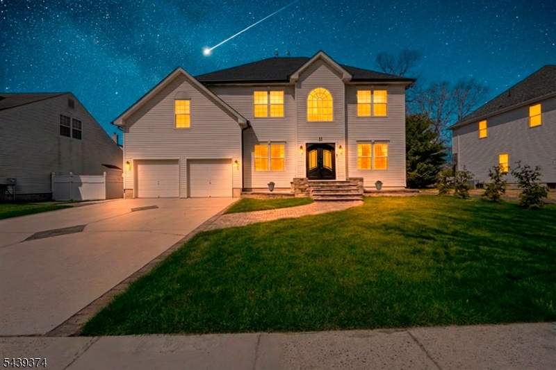 11 Chancellor Park Dr