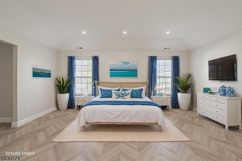 11 Chancellor Park Dr