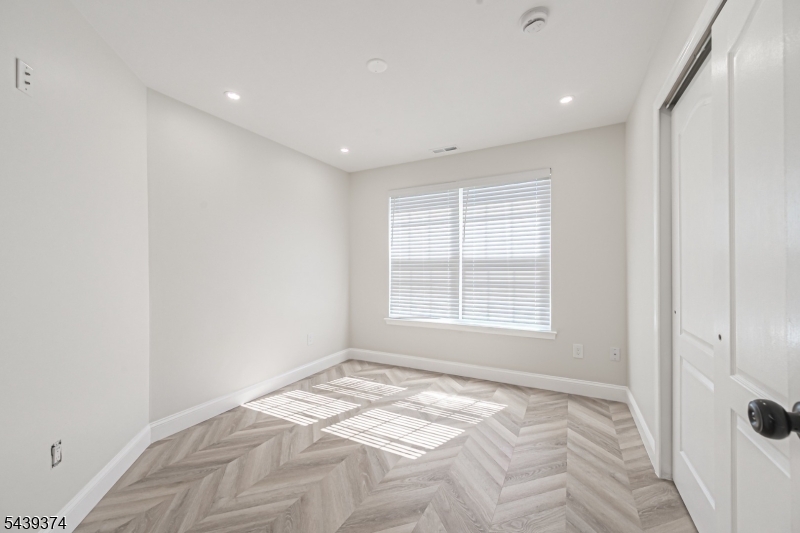 11 Chancellor Park Dr