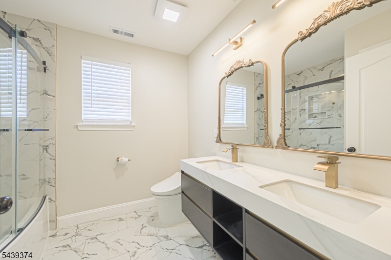 11 Chancellor Park Dr