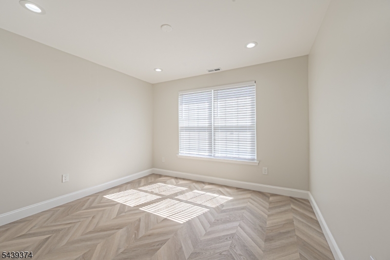 11 Chancellor Park Dr
