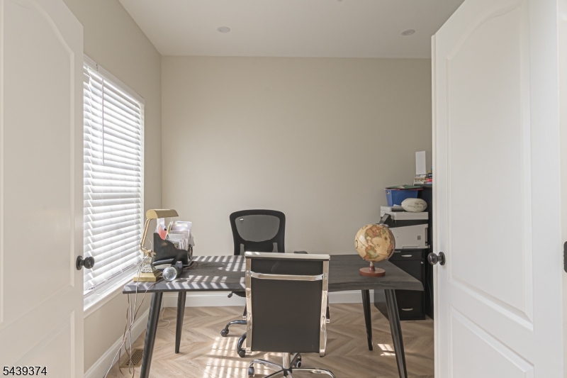 11 Chancellor Park Dr
