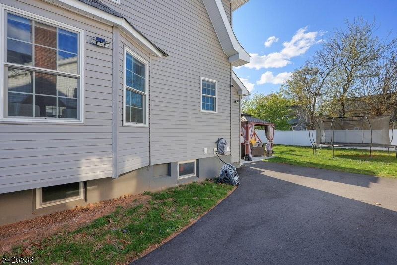 1349 Belleview Ave